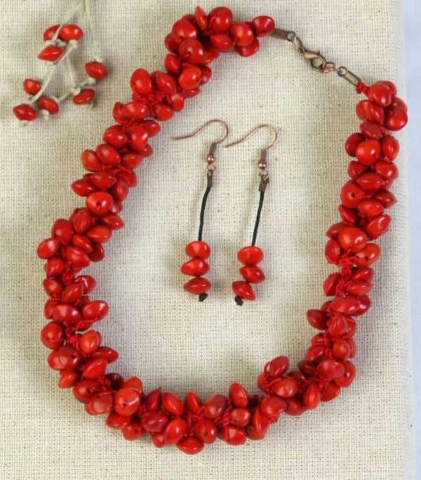Platino Rainforest Seed Crochet Necklace